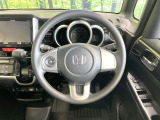 ステアリングも使用感が少なく、きれいな状態となっております♪