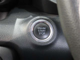 スマートキー装備車なので、キーを取り出さなくてもエンジン始動が可能です。
