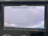 【バックモニター】後ろのカメラの映像をモニターに映し出すことができます!後方の見えない死角や、障害物との距離感をしっかり確認することができます!駐車が苦手な方におすすめです。