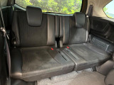 3列目シートはもちろん状態良好☆大人でもゆったりと座って頂けますので、大人数でのお出かけもラクラクです♪ご家族で、気の知れた仲間で、ドライブに行くのが楽しみですね♪