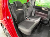 後部座席も気になるようなキズ・汚れやへたり等、大きなダメージはなく、良好な状態です。