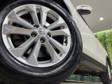 【純正17インチアルミホイール】外観にマッチした純正アルミホイールを装着しております。各種社外アルミホイールや、スタッドレスタイヤも取扱いしております。是非ご相談ください♪