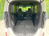 後席を格納すると、これだけの広さが!シーンに合わせたシートアレンジで、大きな荷物も積むことが出来ます♪