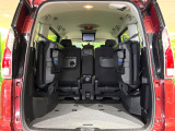 普段のお買い物や通勤、送迎等に十分な荷室スペースを確保しております。セカンドシートを倒すと、大きな荷物の積載も可能です♪