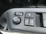 駐車時や狭い道でのすれ違い時に気を使うミラー。電動格納式ドアミラーはそんな時に便利です。