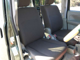 シート自体に大きなダメージはなく、車内にタバコ臭もありません