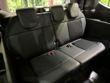 3列目シートはもちろん状態良好☆大人でもゆったりと座って頂けますので、大人数でのお出かけもラクラクです♪ご家族で、気の知れた仲間で、ドライブに行くのが楽しみですね♪