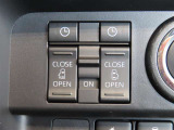 運転席からも操作できる両側パワースライドドア付きです。