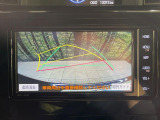 【バックカメラ】駐車時に後方がリアルタイム映像で確認できます。大型商業施設や立体駐車場での駐車時や、夜間のバック時に大活躍!運転スキルに関わらず、今や必須となった装備のひとつです!