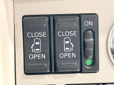 【両側パワースライドドア】スマートキーや運転席のスイッチで後席両側スライドドアの開閉が可能♪電動だから力を入れてドアを開ける必要が無く、小さなお子様でも簡単に開け閉めでき快適です♪