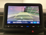 後方確認が便利なバックカメラ搭載、駐車時も安心です!!