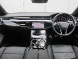 Audiのインテリアはエクステリア同様、優れたデザイン性とクオリティ、そして機能性を兼ね備えております。