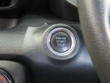 スマートキー装備車なので、キーを取り出さなくてもエンジン始動が可能です。