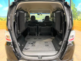 普段のお買い物や通勤、送迎等に十分な荷室スペースを確保しております。セカンドシートを倒すと、大きな荷物の積載も可能です♪