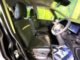 運転席シート廻りは使用感も少なく、良好な状態となっています。丁寧に使われていたことがよくわかりますね。