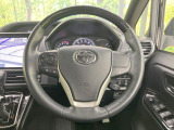 ステアリングも使用感が少なく、きれいな状態となっております♪