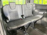 3列目シートはもちろん状態良好☆大人でもゆったりと座って頂けますので、大人数でのお出かけもラクラクです♪ご家族で、気の知れた仲間で、ドライブに行くのが楽しみですね♪