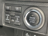 【 スマートキー・プッシュスタート 】鍵を挿さずにポケットに入れたまま鍵の開閉、エンジンの始動まで行えます。