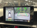 【パノラミックビューモニター】専用のカメラにより、上から見下ろしたような視点で360度クルマの周囲を確認することができます☆死角部分も確認しやすく、狭い場所での切り返しや駐車もスムーズに行えます。