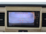 バックカメラが付いているので後方確認が非常にしやすいです。今や運転初心者も熟練者も必須装備!ついていて損はないですね♪
