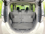 普段のお買い物や通勤、送迎等に十分な荷室スペースを確保しております。セカンドシートを倒すと、大きな荷物の積載も可能です♪