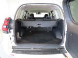 【トランク】奥行きや開口幅もしっかり確保。荷物の出し入れがしやすいゆとりあるラゲージスペース