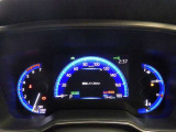 とっても見やすいメーターです。夜間時はラグジュアリーな気分にさせてくれる照明が魅力ですので、夜のドライブも楽しみになりますよ♪