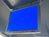 【12.8型フリップダウン】大画面モニターで後席でもエンタメをお楽しみいただけます。家族や友人とお出かけする機会が多い方に大人気です♪