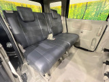 後部座席も気になるようなキズ・汚れやへたり等、大きなダメージはなく、良好な状態です。
