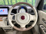 【純正革巻きステアリング】上質な革を使用することで、手にしっかり馴染みとても運転しやすいハンドルです♪