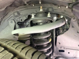 お車を安心してお乗りいただく為には、足回りの定期点検が欠かせません。サービスサポート(有償保証)では無料点検もご提供しており、安心のカーライフをお過ごしいただけるサポート体制が整っています。