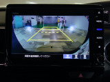 バックカメラの画像です。ガイドラインがスムースな車庫入れをサポートいたします。車庫入れの安心感がアップしますね。