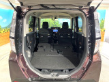 普段のお買い物や通勤、送迎等に十分な荷室スペースを確保しております。セカンドシートを倒すと、大きな荷物の積載も可能です♪