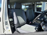 シートのへたりや日焼けなども少なく良好な状態です☆