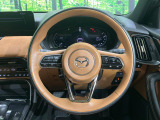 【純正革巻きステアリング】上質な革を使用することで、手にしっかり馴染みとても運転しやすいハンドルです♪