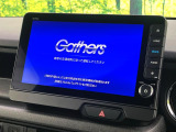 【メーカー純正9型ナビ】インテリアに溶け込むスタイリッシュな「専用設計」メーカーナビを装備♪視認性や操作性など基本性能にも優れ、より上質なカーライフをお楽しみいただけます。