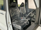 【運転席・助手席】内装ルームクリーニング済みです。しっかり綺麗にしていますので、是非、お確かめください。車に自信があるからこそ、是非一度ご来店頂き内外装も見てもらえると幸いです。