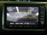 バックカメラの画像です。ガイドラインがスムースな車庫入れをサポートいたします!車庫入れの安心感がアップしますね☆
