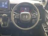 【ステアリング】軽い力で扱いやすいハンドルです。目立つ傷やスレなどなく綺麗な状態です!「プレミアム抗菌コートG」をいれていただくとさらに快適に!清潔なお車はお子様にも安心ですね!