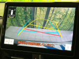 【バックカメラ】駐車時に後方がリアルタイム映像で確認できます。大型商業施設や立体駐車場での駐車時や、夜間のバック時に大活躍!運転スキルに関わらず、今や必須となった装備のひとつです!