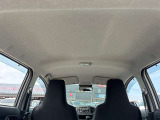 【天井状態】天井も含めて状態良好な中古車です。目立つダメージや汚れはなく、安心してお使いいただけます。
