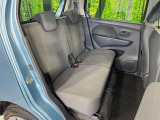 後部座席も気になるようなキズ・汚れやへたり等、大きなダメージはなく、良好な状態です。