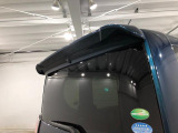ルーフスポイラーがついています♪