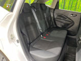 後部座席も気になるようなキズ・汚れやへたり等、大きなダメージはなく、良好な状態です。