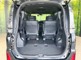 ラゲッジルームは、大容量のスペースを確保。普段のお買い物からレジャーまで、幅広く活躍してくれます!また、リアシートを倒すことでバリエーション豊かにお使いいただけます。