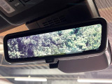 【デジタルインナーミラー】後席の大きな荷物や同乗者で後方が確認しづらい時でも安心!カメラが撮影した車両後方の映像をルームミラー内に表示。クリアな視界で状況の確認が可能です!