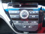 「オートエアコン」が付いています。1年中快適な室内を提供!車内温度を設定すると、風量を自動で調節してくれます。
