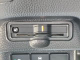 ETC2.0車載器が装備されております。路車協調システムによる運転支援サービスを受けることができる車載器です。カードを挿入して直ぐに使えるようセットアップ(有料)してお渡しします。