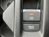 最新の電子制御パーキングブレーキ装備!ブレーキホールド機能も装備していますので渋滞時の疲れが軽減されますよ!
