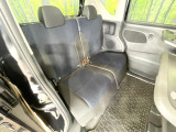 後部座席も気になるようなキズ・汚れやへたり等、大きなダメージはなく、良好な状態です。